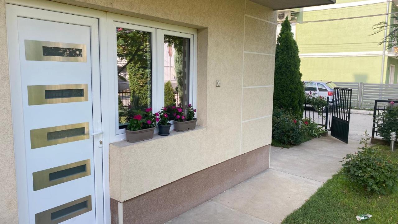 Arni Apartments Donja Vrezina 外观 照片